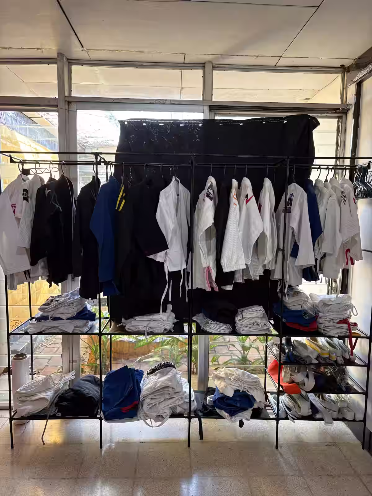 Uniformes de artes marciales para niños - múltiples GIs